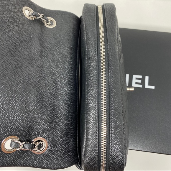 Chanel Easy Flap Medium Shoulder Bag - Picture 10 of 16
